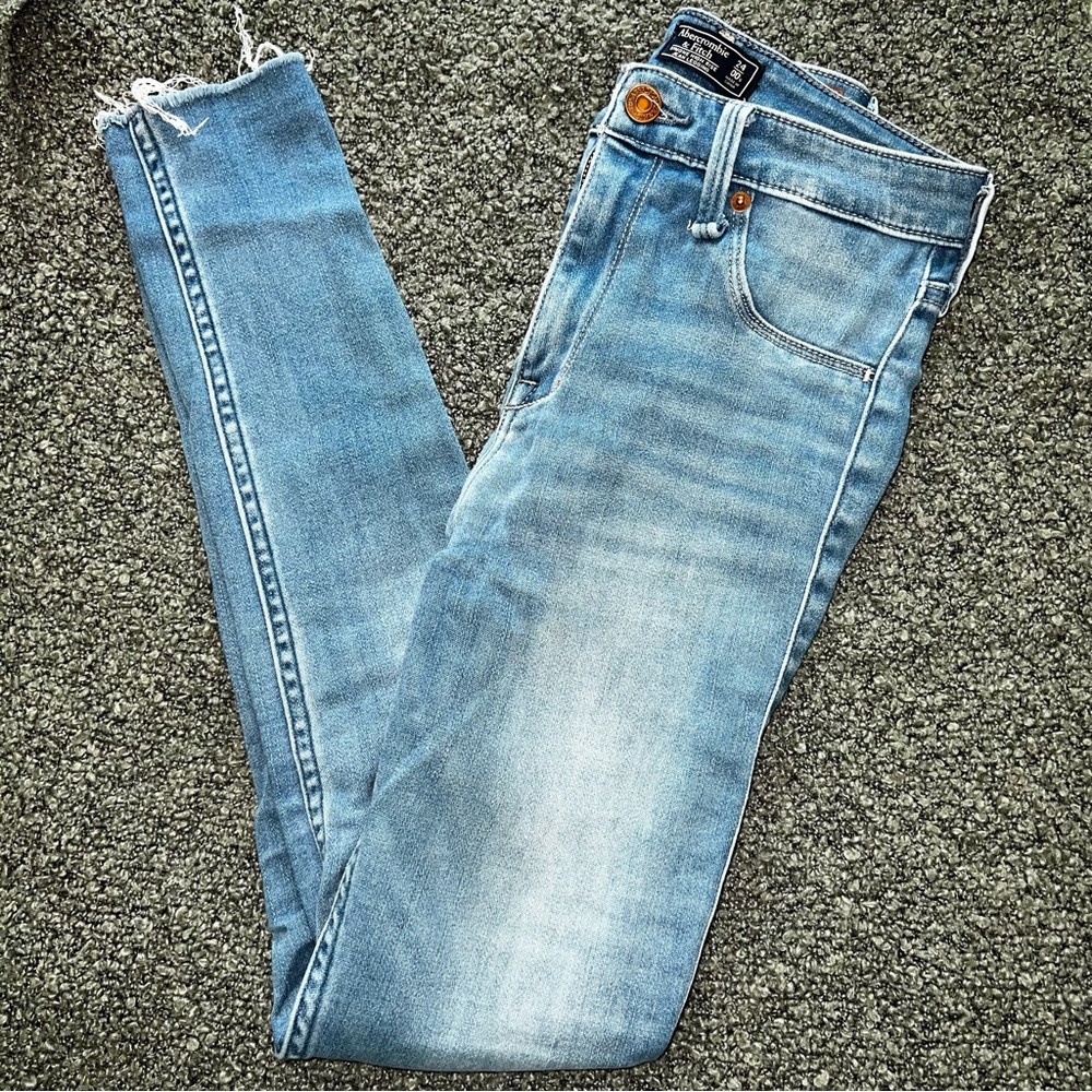 Abercrombie & Fitch - high rise jean leggings
